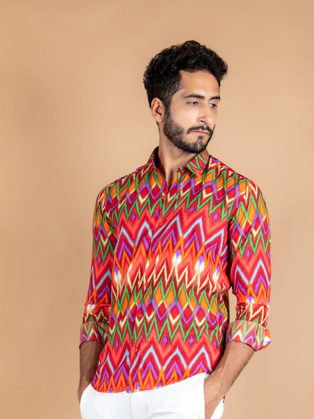 

Tistabene Men Standard Spread Collar Chevron Printed Crepe Casual Shirt, Green