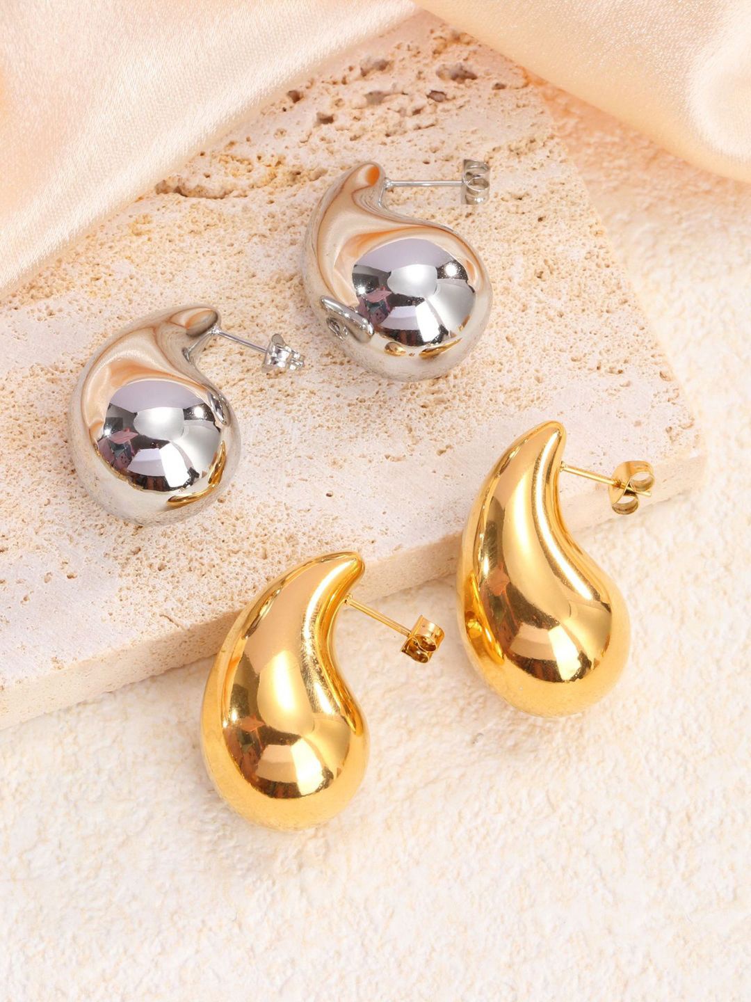 

KRENOZ Set Of 2 Teardrop Shaped Studs, Gold
