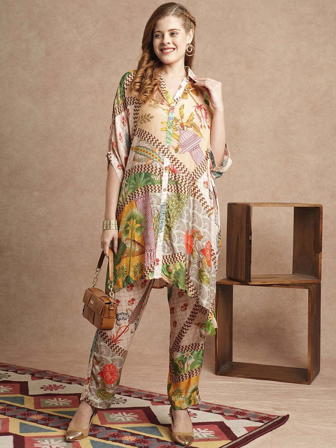 

FASHOR Abstract Printed Shirt Collar Kaftan Tunic With Trouser, Brown