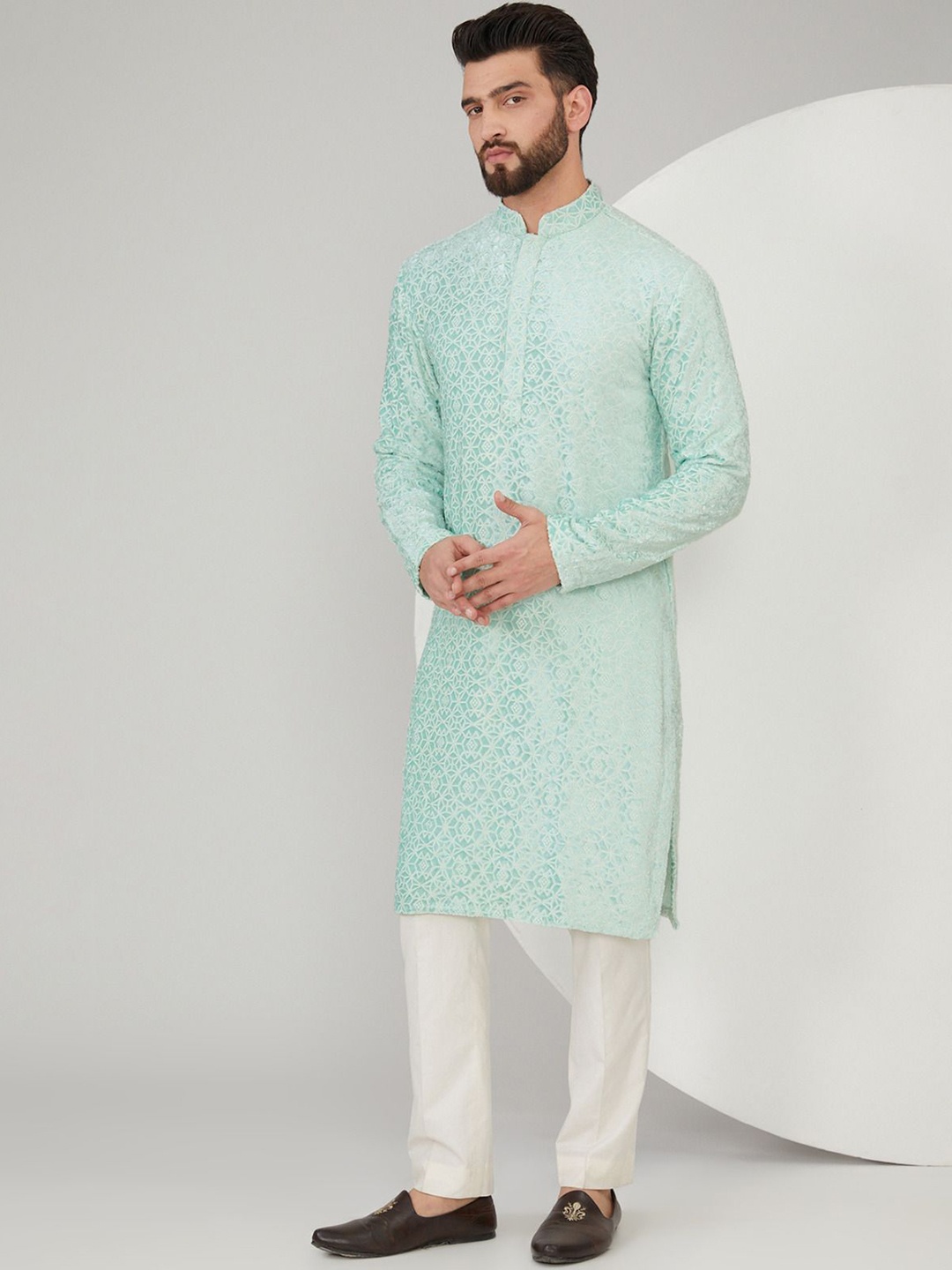 

KASBAH CLOTHING NISHCHAIY SAJDEH Geometric Embroidered Velvet Straight Kurta, Blue