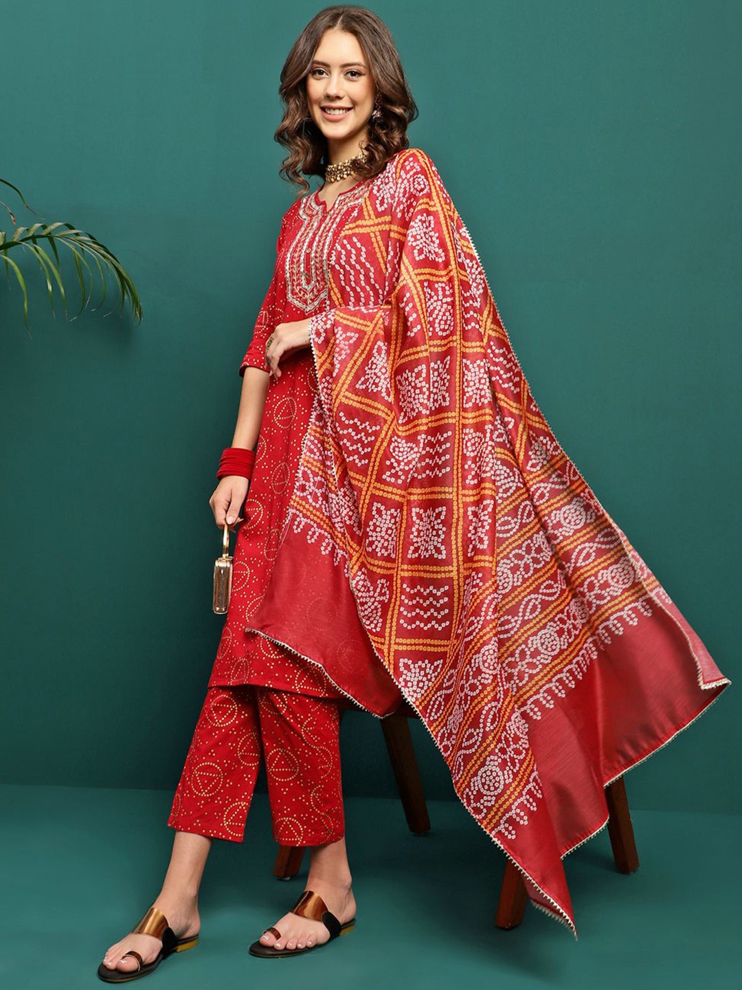 

BANDIA Bandhani Printed Regular Gotta Patti Straight Kurta with Trousers & Dupatta, Maroon