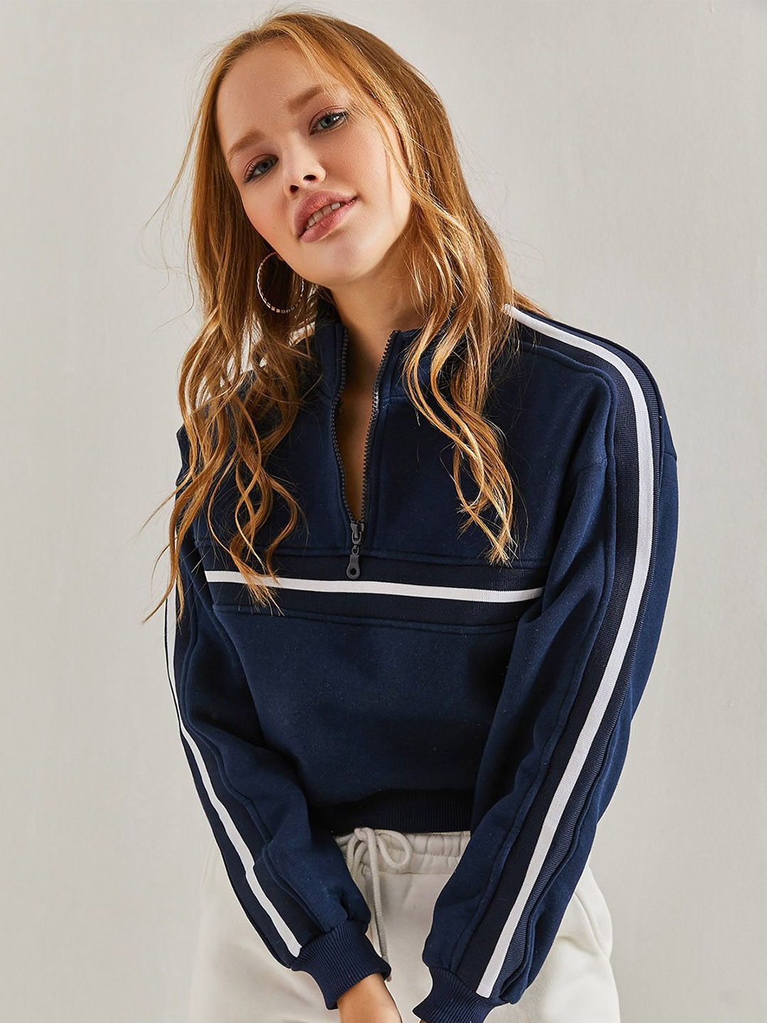 

BIANCO LUCCI Women Solid Sweatshirt, Navy blue