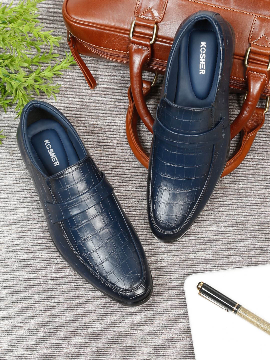 

Kosher Men Textured Formal Loafers, Navy blue