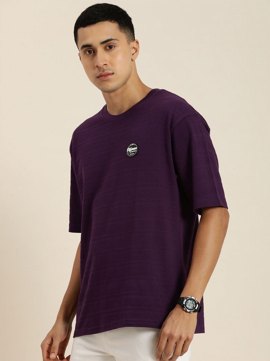 

Difference of Opinion Men Solid Round Neck Cotton Oversized T-Shirt, Purple