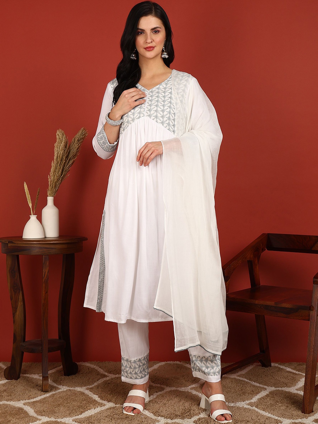 

FUBAR Ethnic Motifs Embroidered Thread Work Straight Kurta with Trousers & Dupatta, Grey