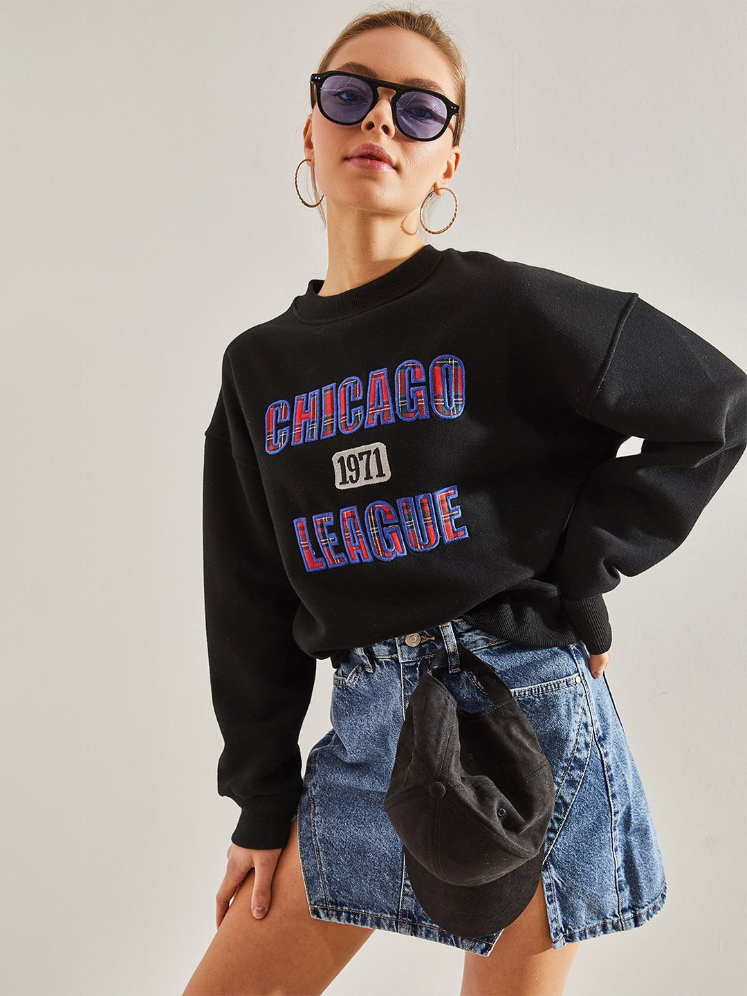 

BIANCO LUCCI Women Graphic Printed Sweatshirt, Black