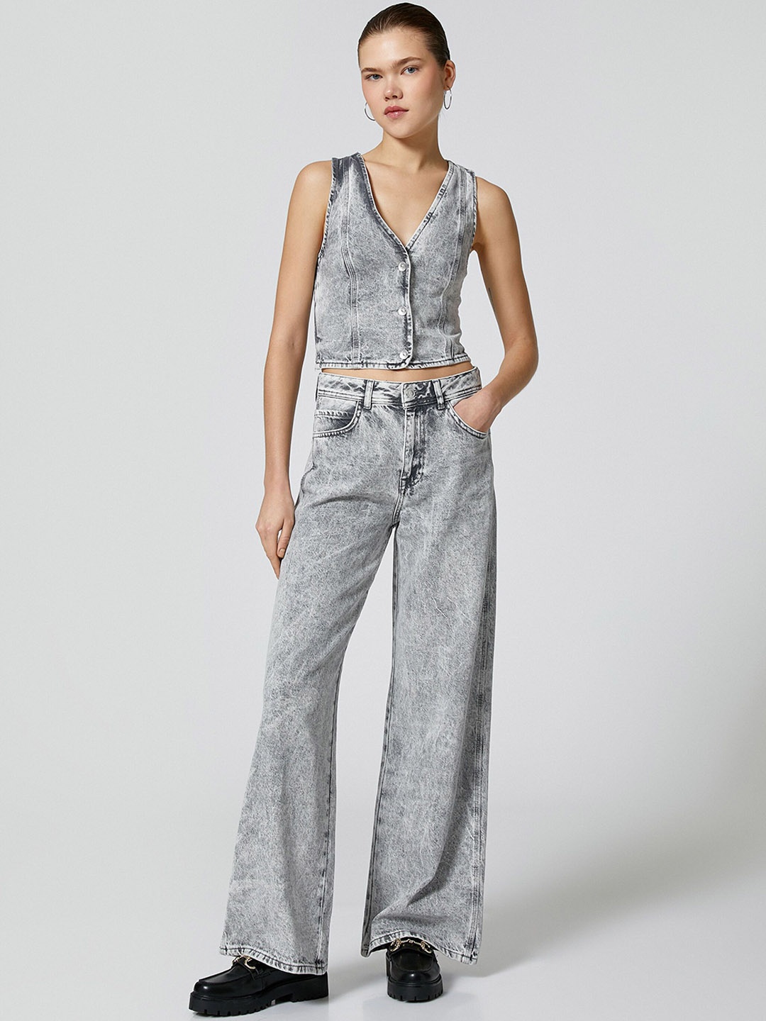 

Koton Collarless Pure Cotton Crop Denim Jacket, Grey