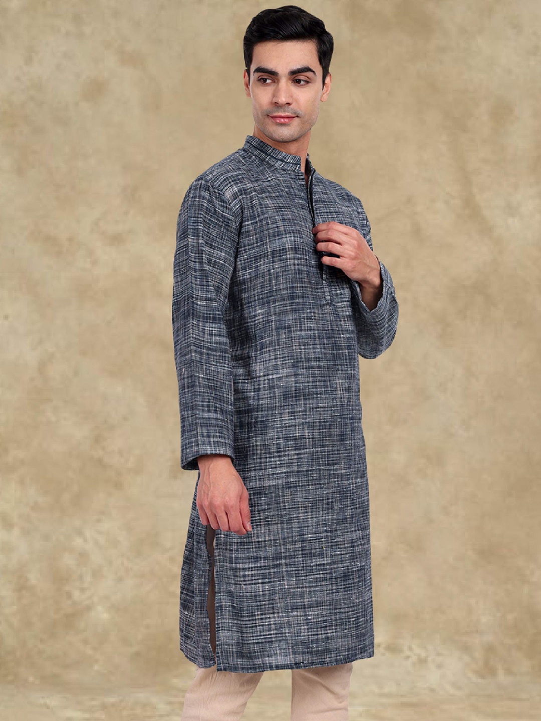 

Tesmare Woven Design Mandarin Collar Long Sleeves Khadi Straight Short Kurta, Black