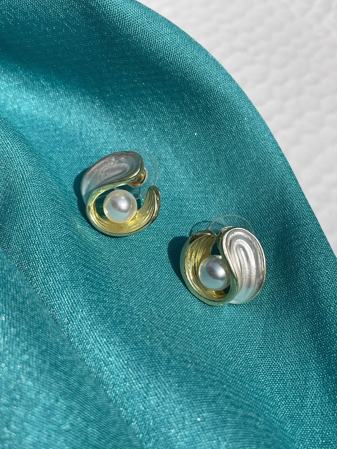 

KRENOZ Gold-Plated Stainless Steel Classic Studs