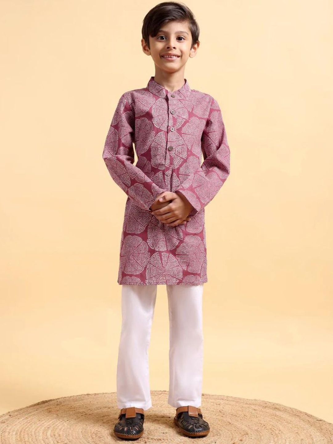 

Mera Rang Boys Geometric Printed Mandarin Collar Pure Cotton Straight Kurta With Pyjama, Pink