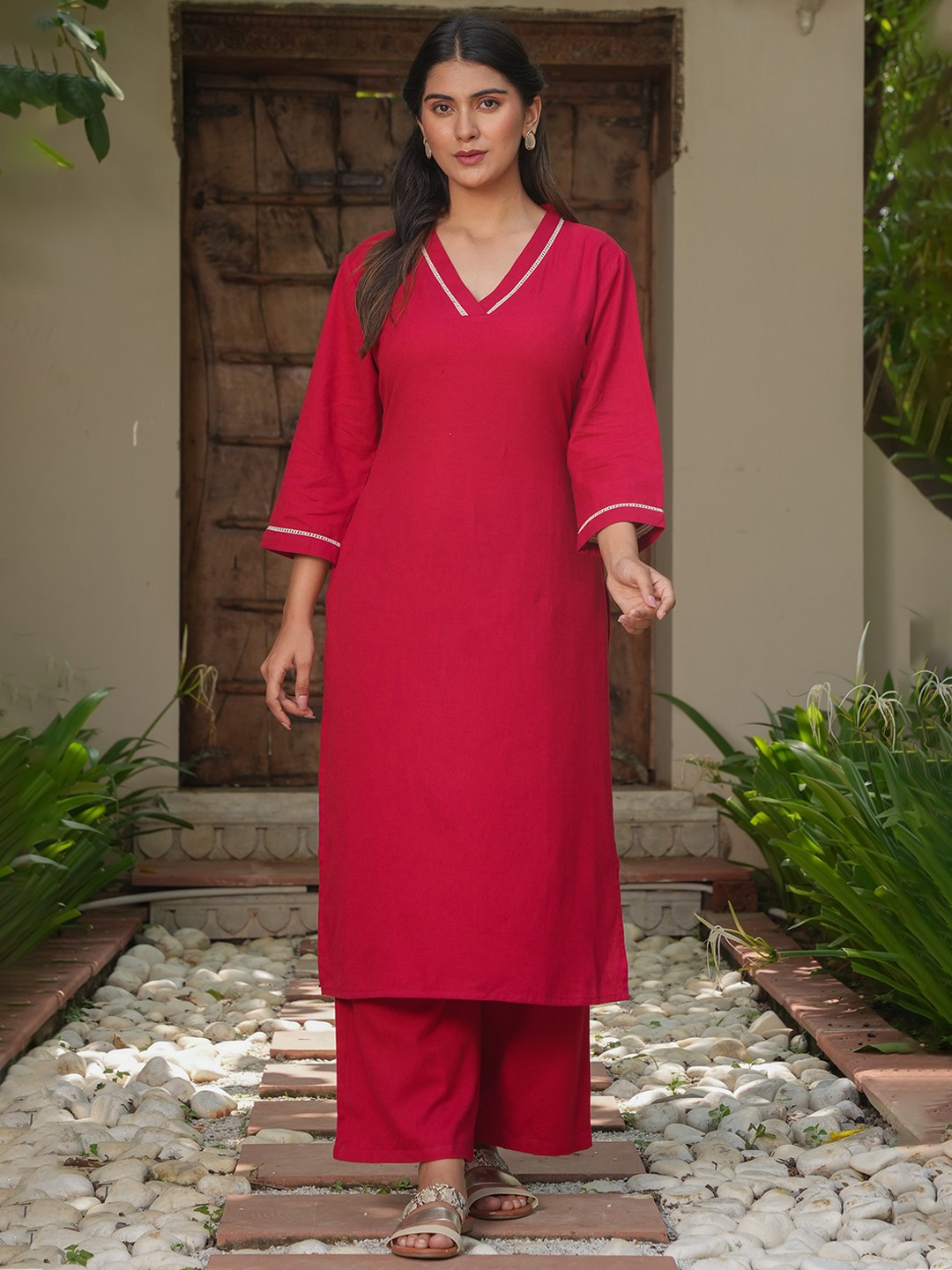 

Aramya Regular Linen Cotton Kurta with Palazzos, Red
