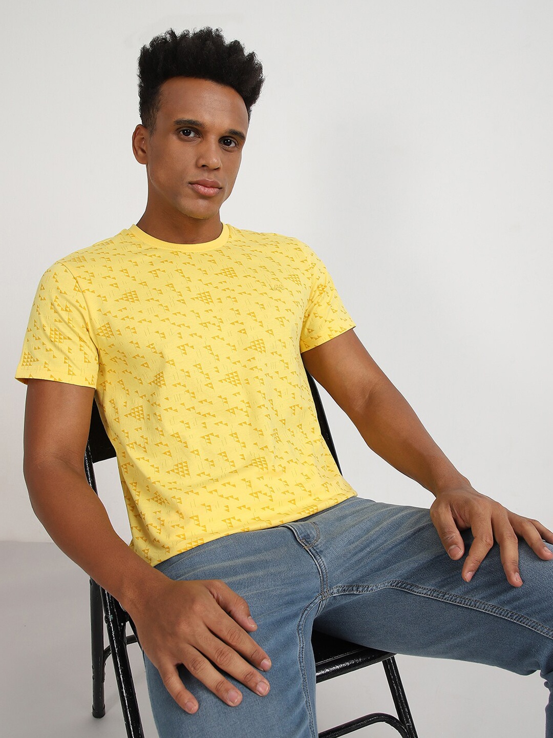 

Lee Men Abstract Printed Slim Fit Cotton T-shirt, Yellow