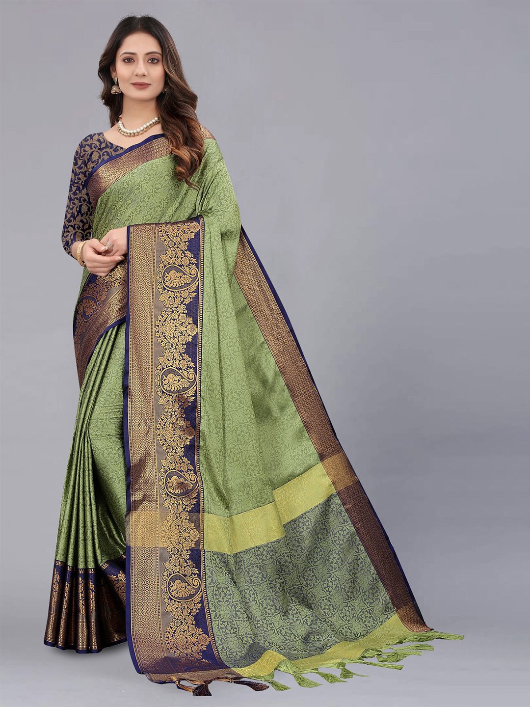 

NIWAA Ethnic Motifs Silk Blend Maheshwari Saree With Zari, Green