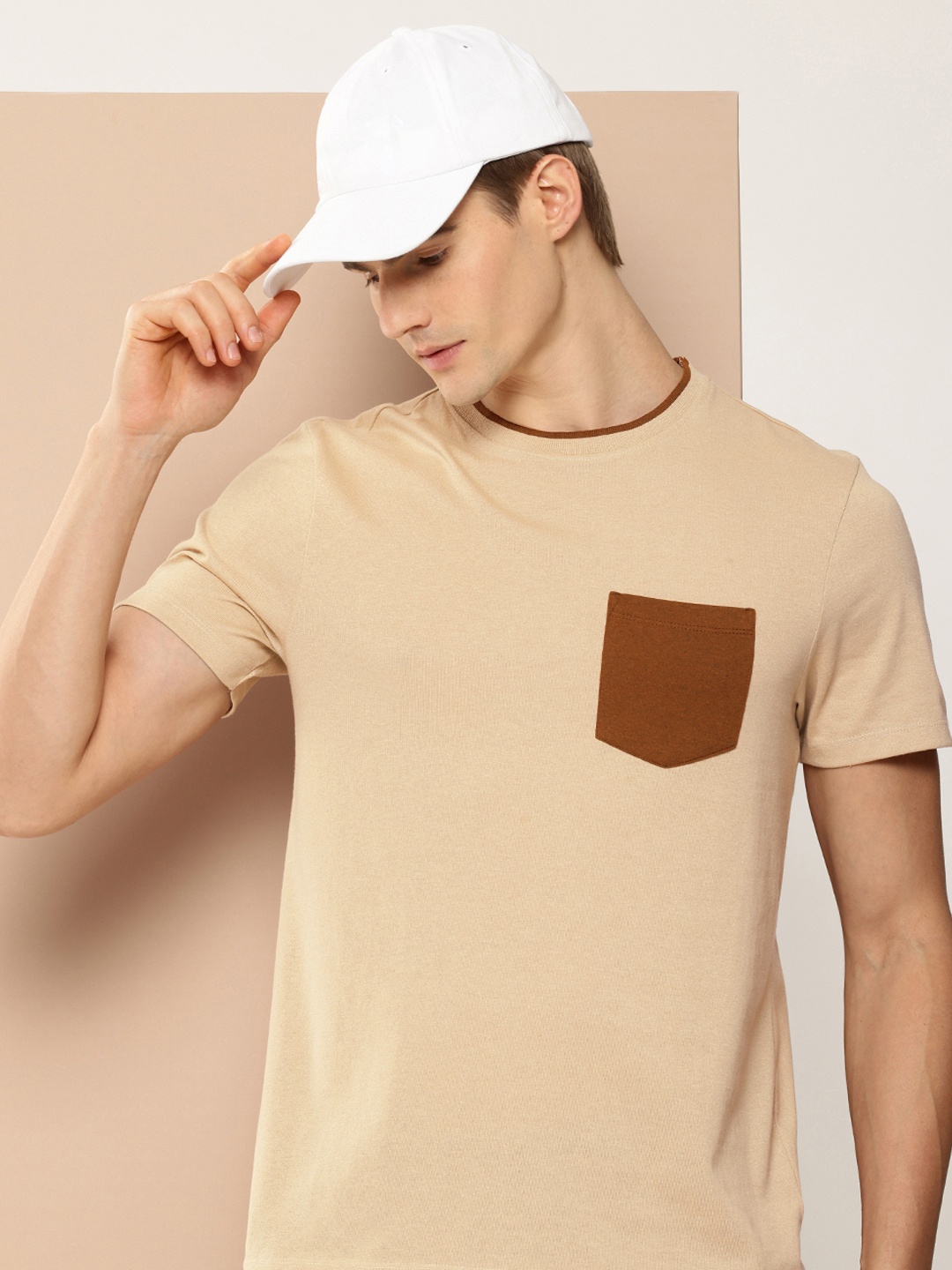 

encore by INVICTUS Pockets T-shirt, Beige