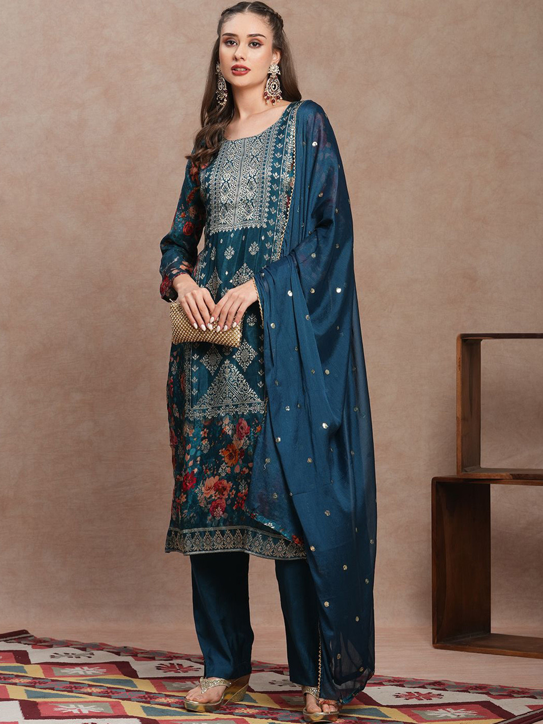 

FASHOR Floral Printed Round Neck Zardozi Straight Kurta With Trousers & Dupatta, Sea green