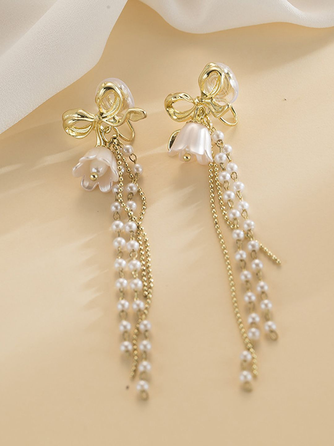 

FIMBUL Gold-Plated Floral Drop Earrings