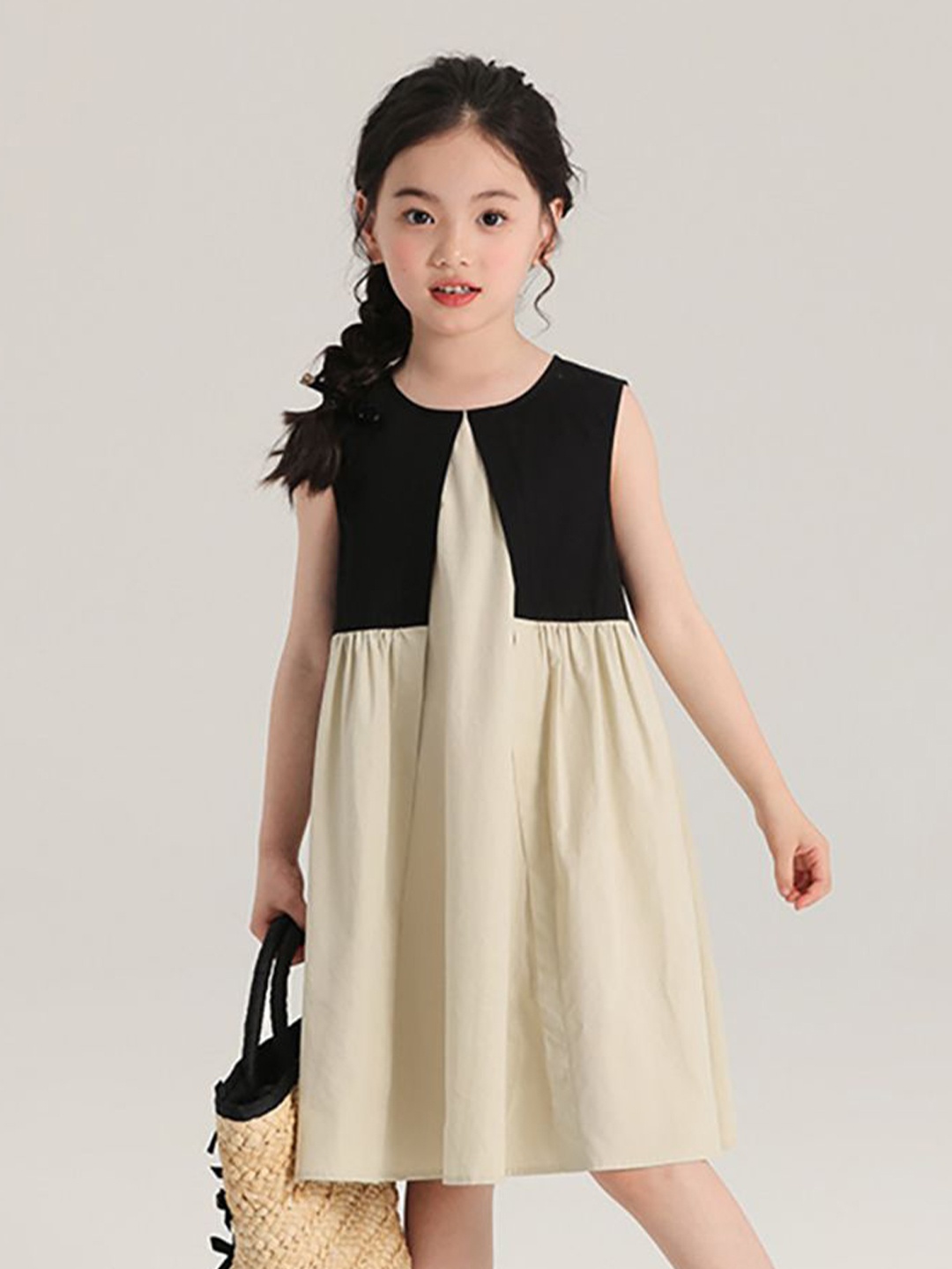 

StyleCast x Revolte Girls Colourblocked A-Line Midi Dress, Khaki