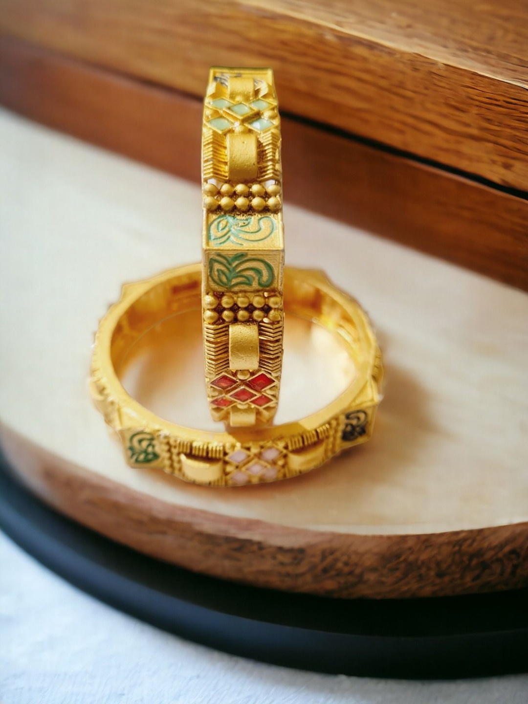 

The Pari Set Of 2 Gold-Plated Stone-Studded Bangles