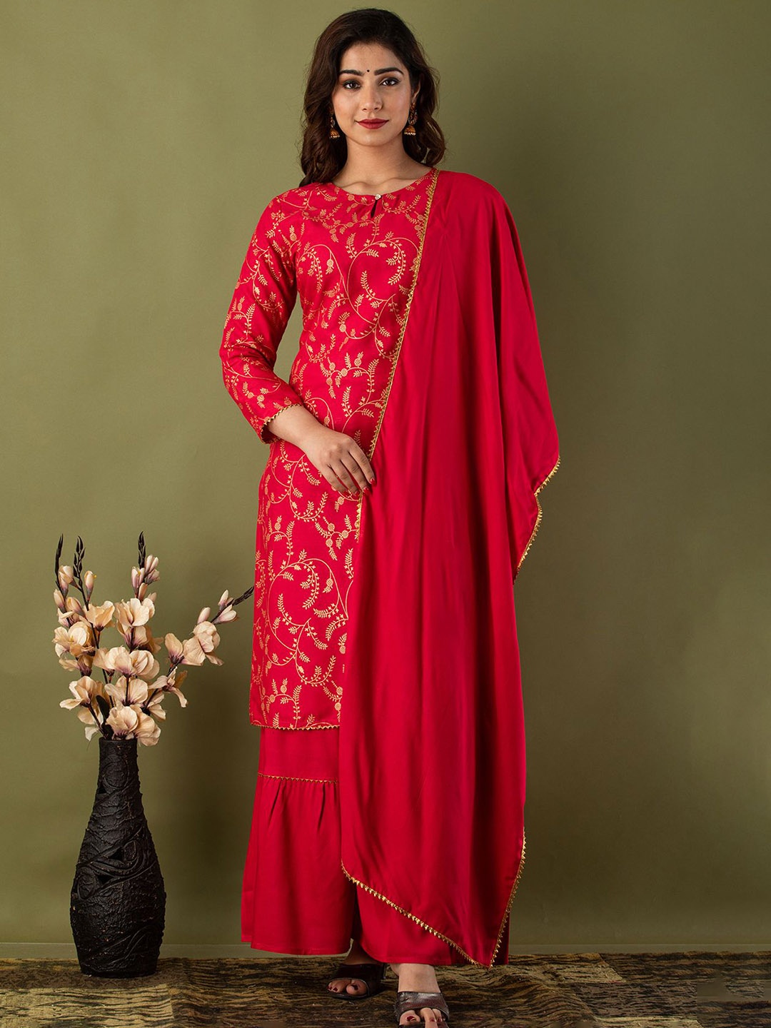 

JAYLEEN Floral Printed Keyhole Neck Regular Kurta With Sharara & Dupatta, Red