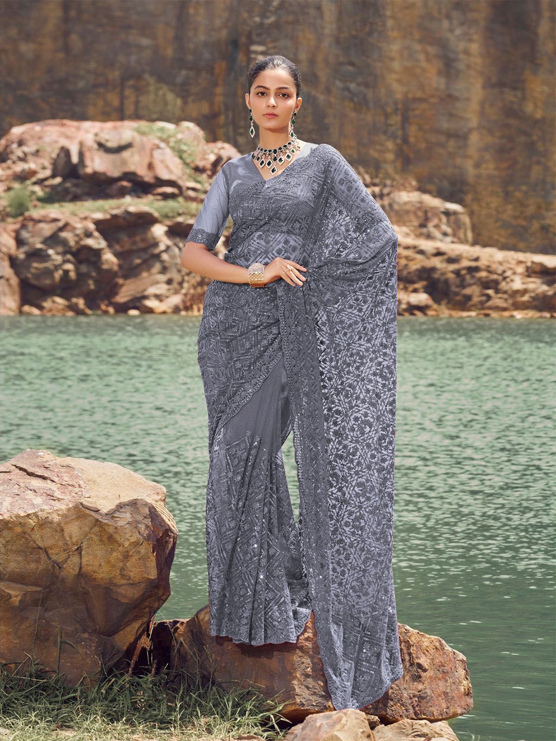 

ODETTE Embroidered Sequinned Net Saree, Grey