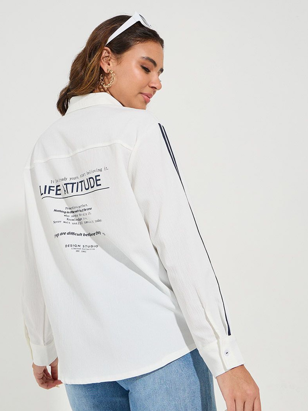 

Women Taping Sleeve Detail Oversized Shirt with Slogan Print, Off white