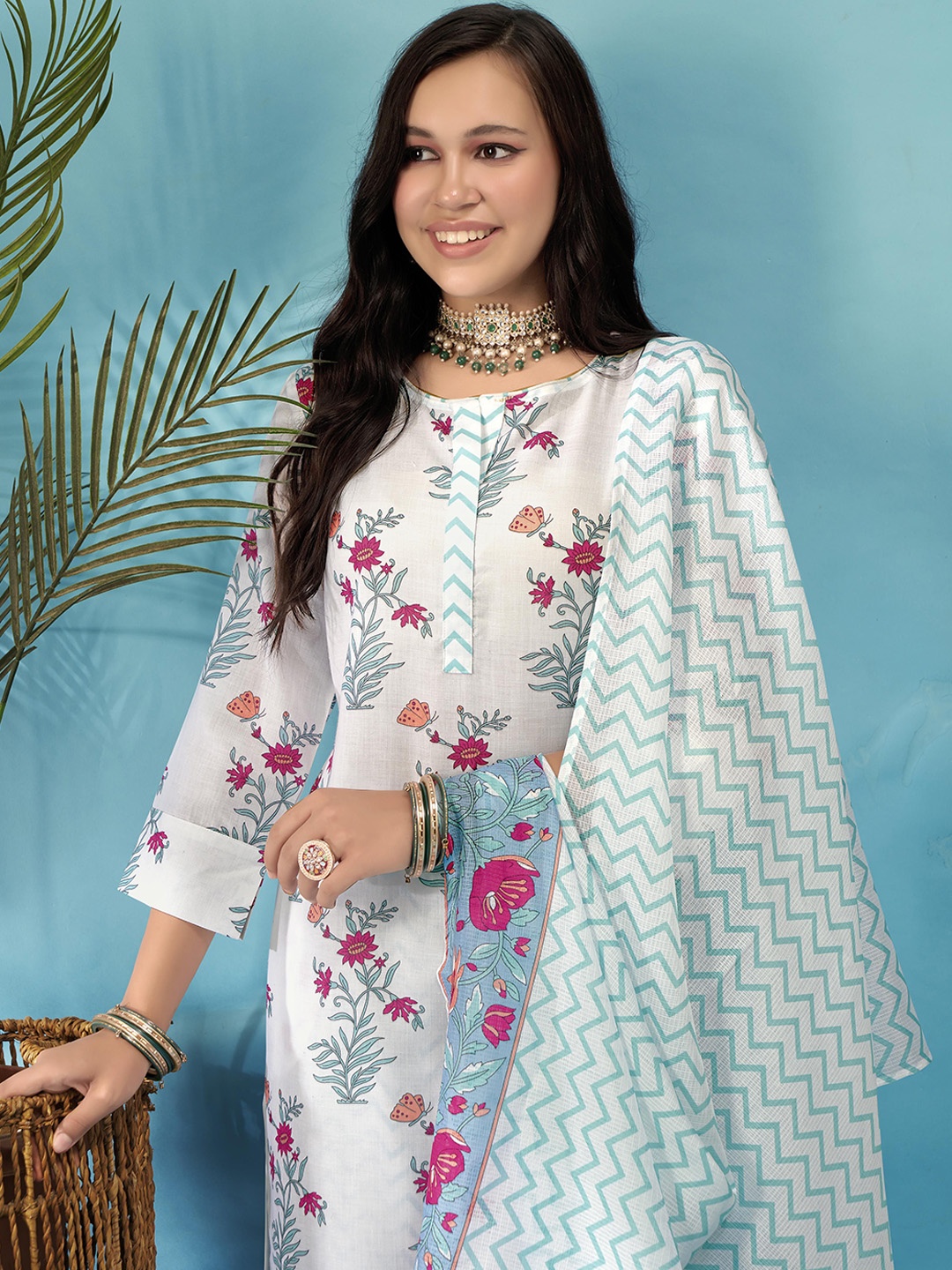 

Anouk Rustic Floral Printed Regular Kurta with Trousers & With Dupatta, White