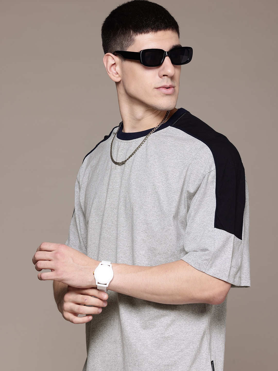 

The Roadster Lifestyle Co. Drop-Shoulder Sleeves Relaxed Fit T-shirt, Grey melange