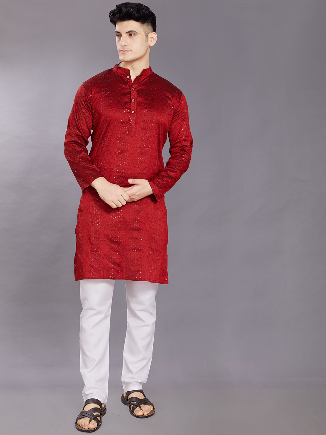 

DIVISIVE Ethnic Motifs Woven Design Mandarin Collar Sequinned Jacquard Straight Kurta, Maroon