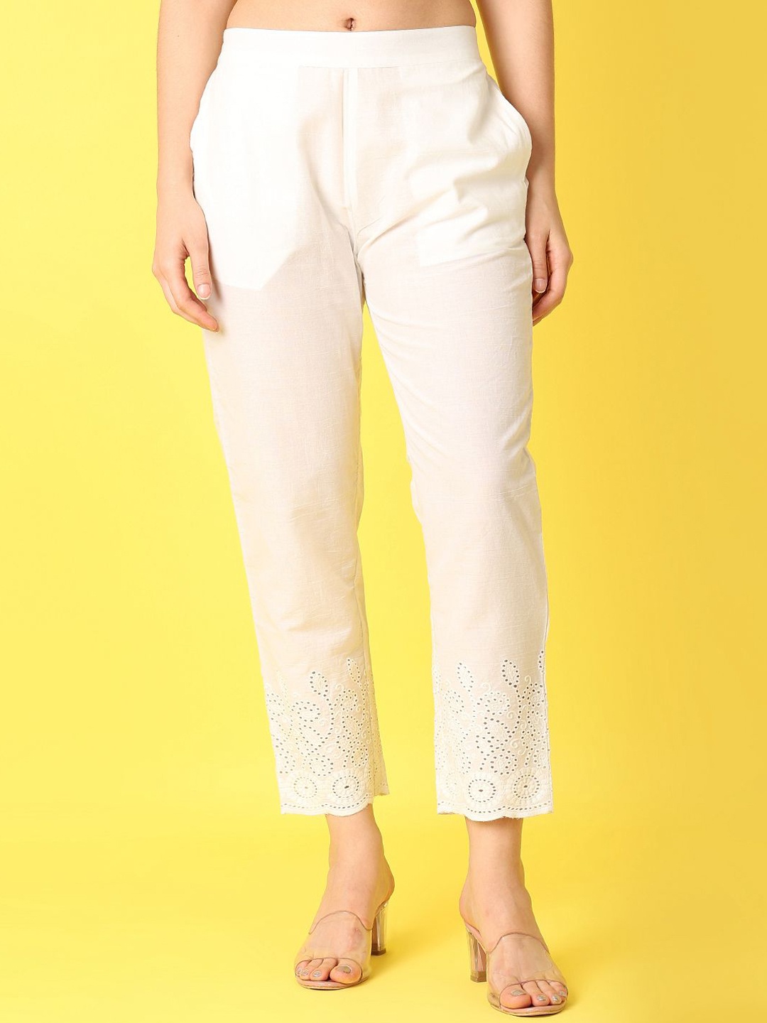 

UNLIMITED Women Textured Trousers, Off white