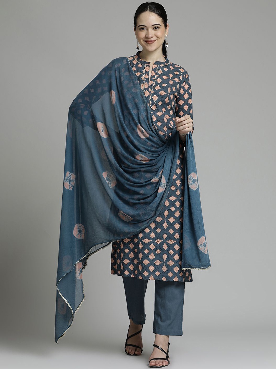 

Jaipur Kurti Abstract Printed Kurta Set With Tie-Dye Dupatta, Grey