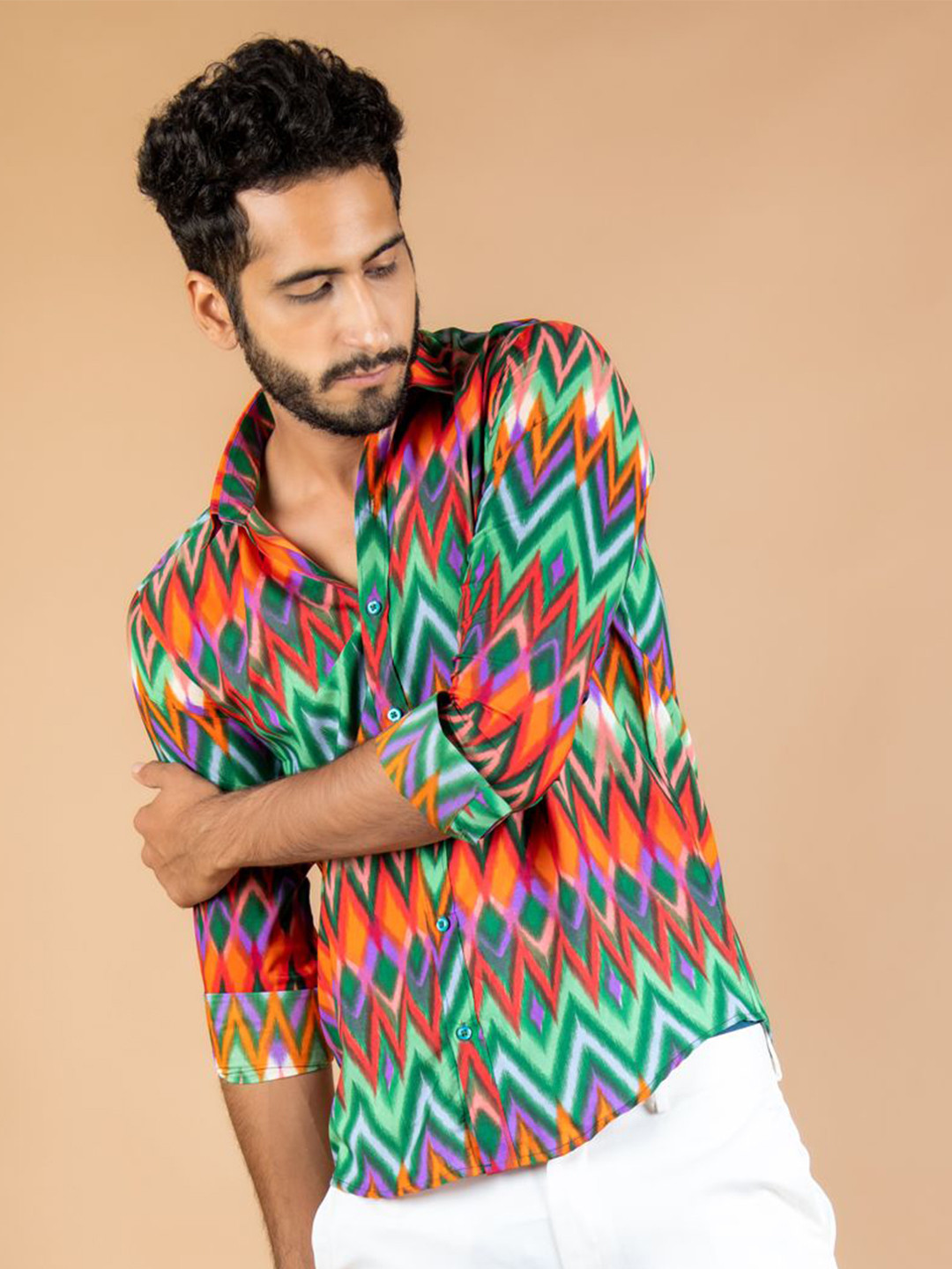 

Tistabene Men Standard Spread Collar Chevron Printed Crepe Casual Shirt, Green