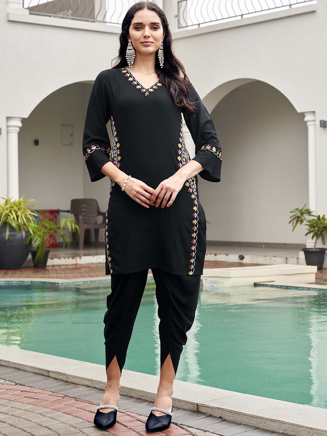 

Tikhi Imli Floral Embroidered V-Neck Tunic With Trousers, Black