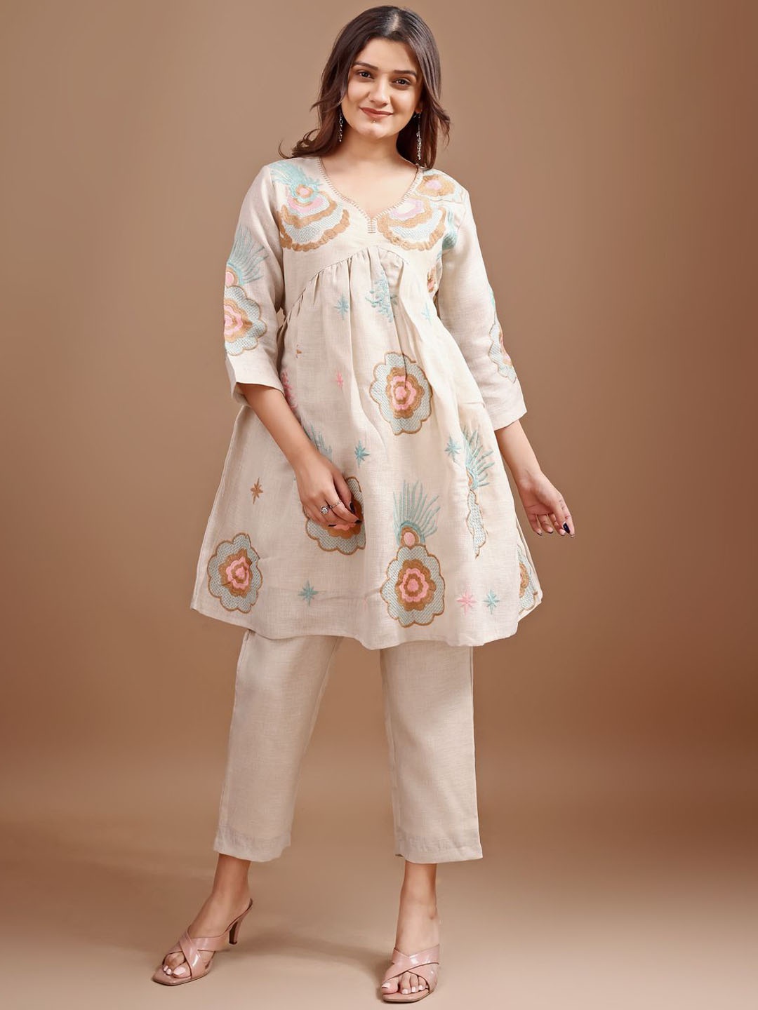 

Tikhi Imli Embroiderey Linen Tunic With Trousers, Beige