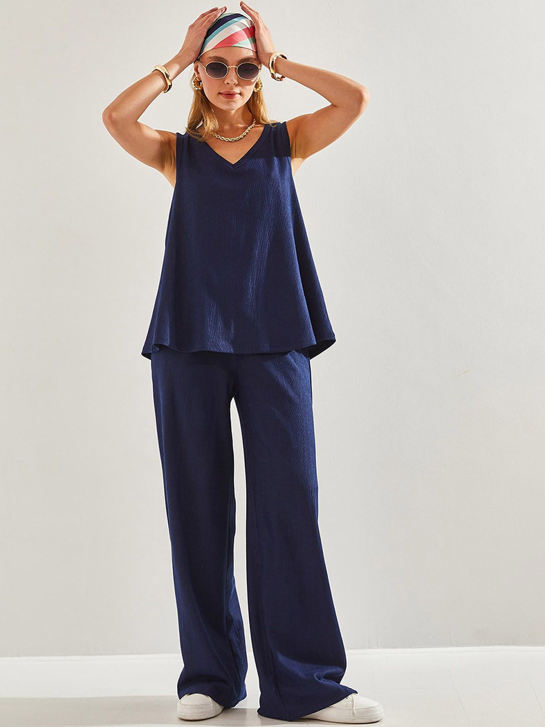 

BIANCO LUCCI V-Neck Sleeveless Top With Trouser, Navy blue