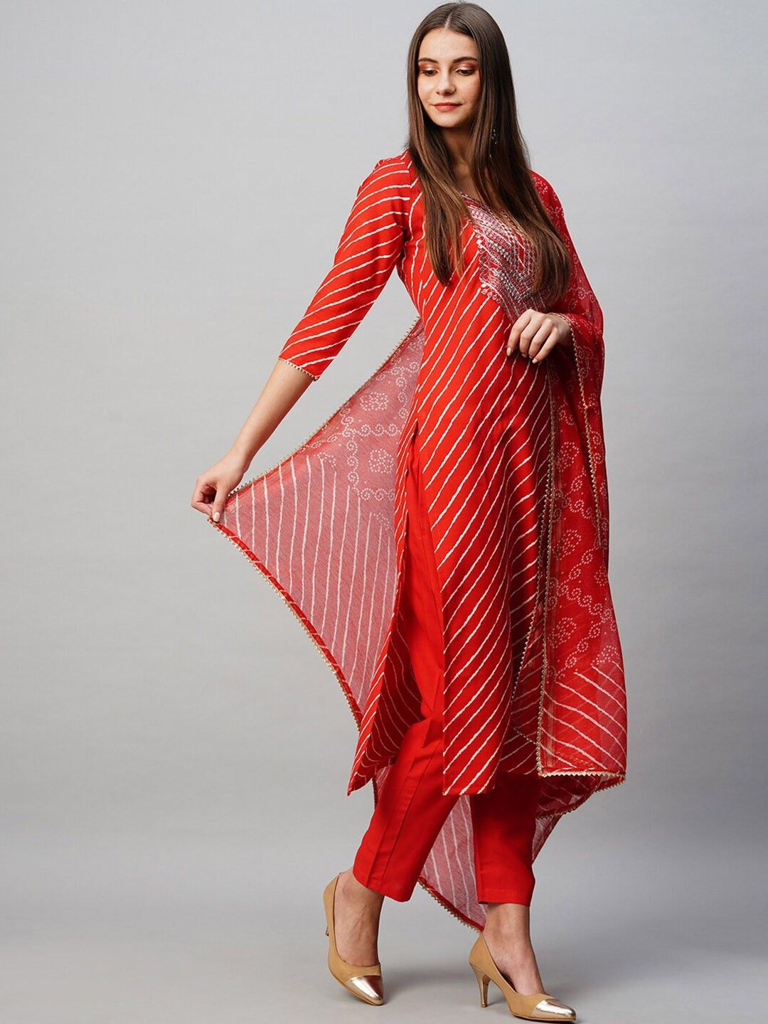 

GoSriKi Leheriya Printed Sequinned Straight Kurta with Trousers & Dupatta, Pink