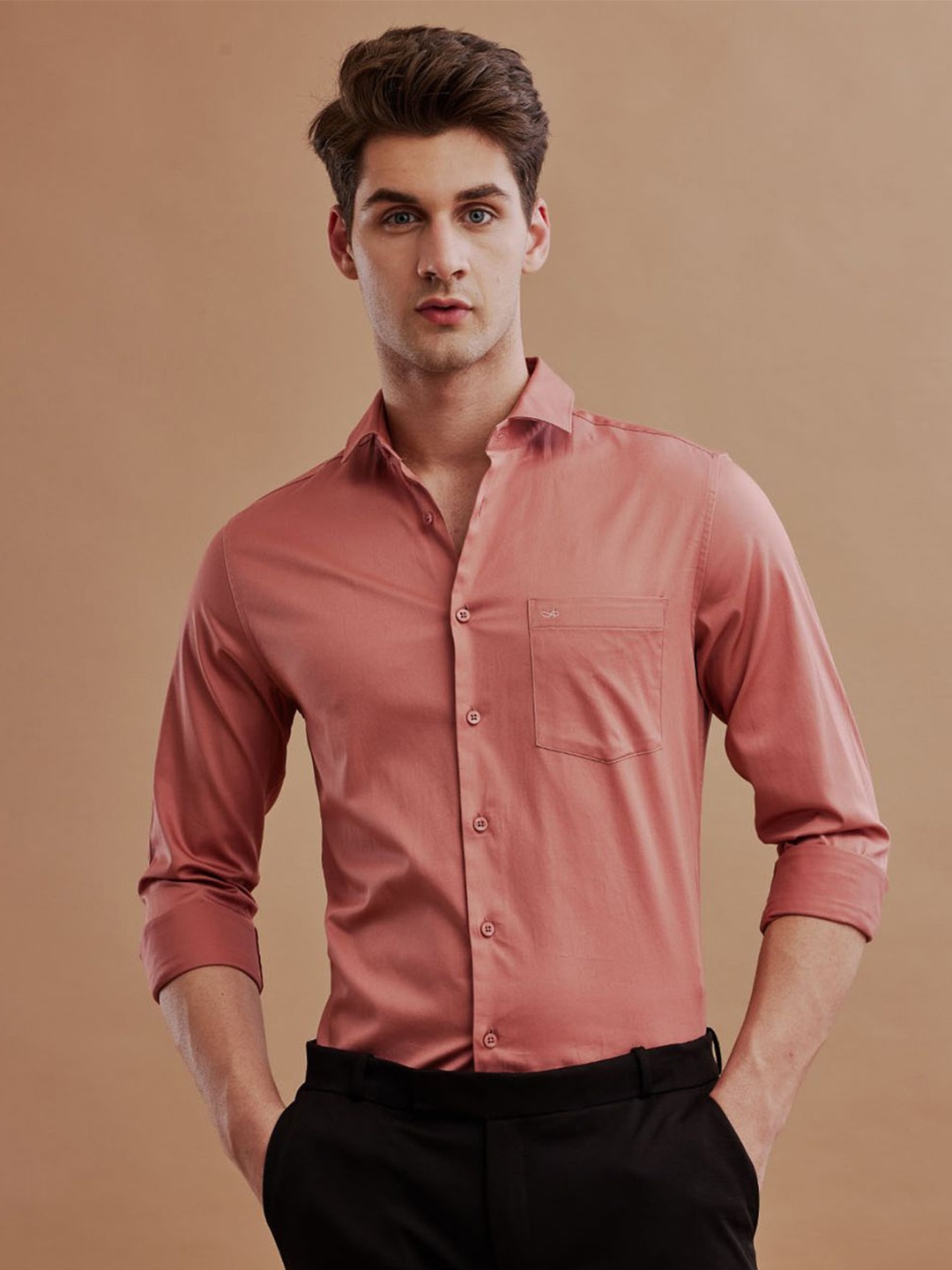 

Aldeno Men India Slim Spread Collar Solid Slim Fit Formal Shirt, Coral