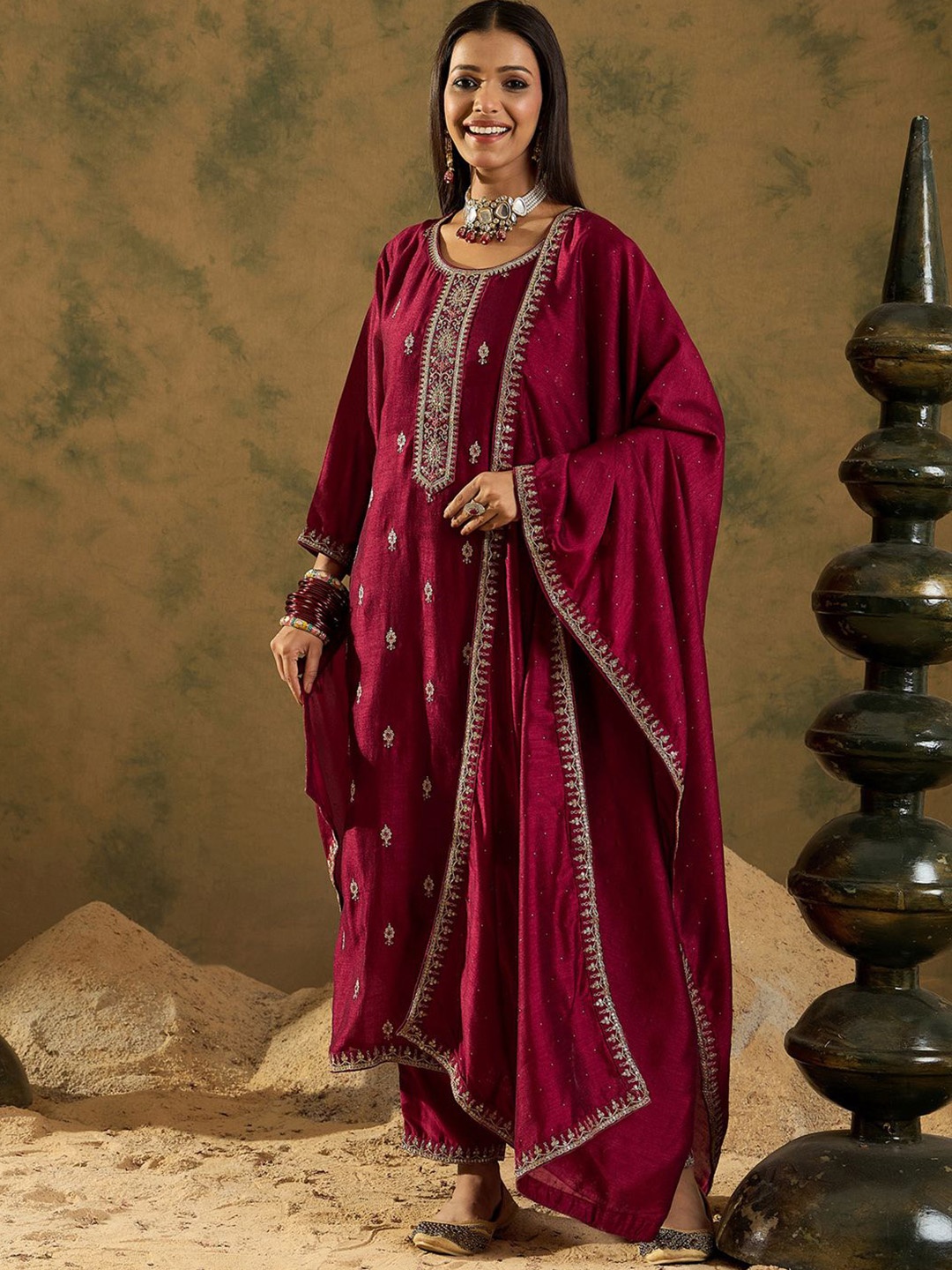 

Indo Era Floral Embroidered Sequinned Kurta with Trousers & Dupatta, Maroon