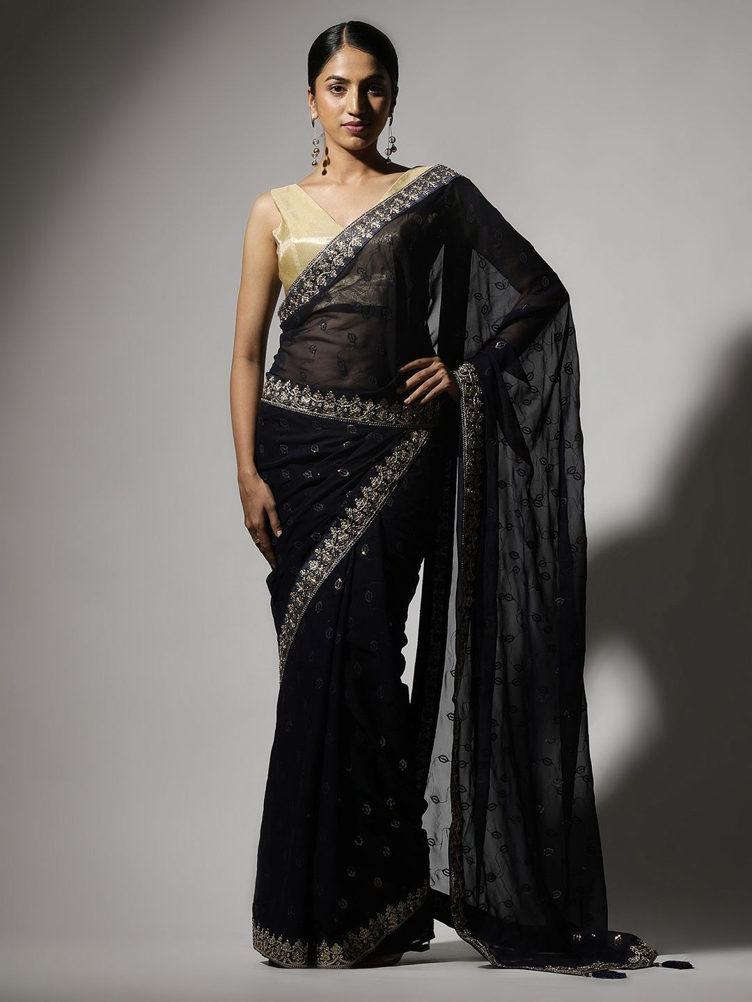 

Qahal Ethnic Motifs Sequinned Saree, Blue