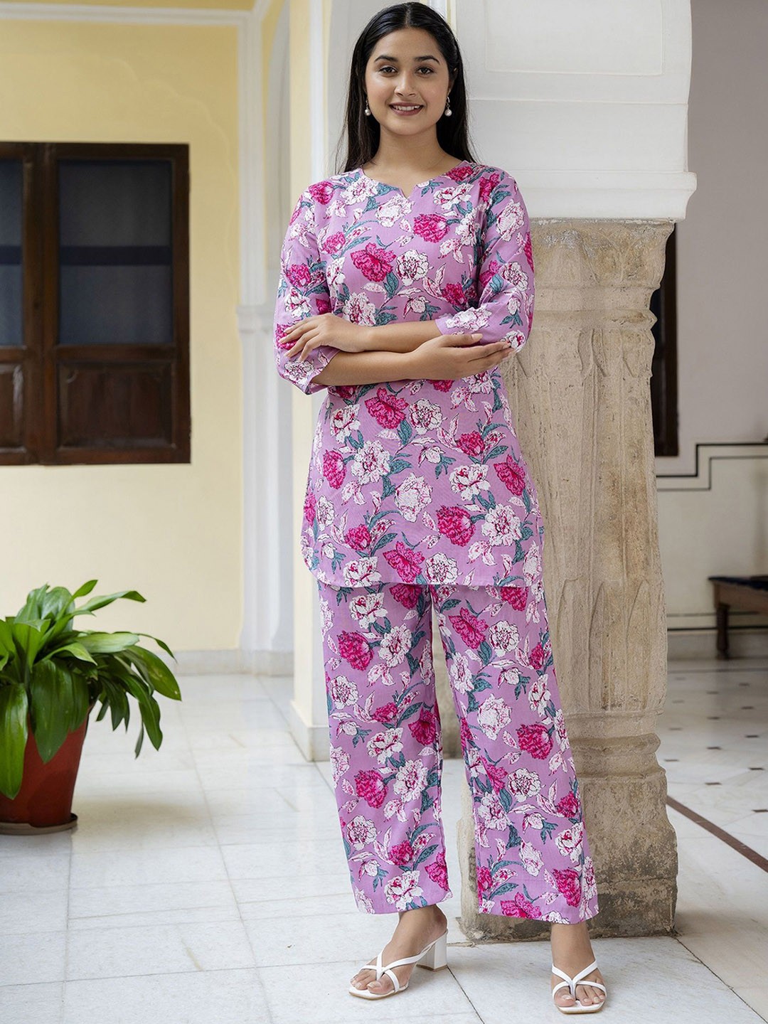 

HIVDO Floral Printed Notch Neck Pure Cotton Straight Kurta with Trousers, Purple