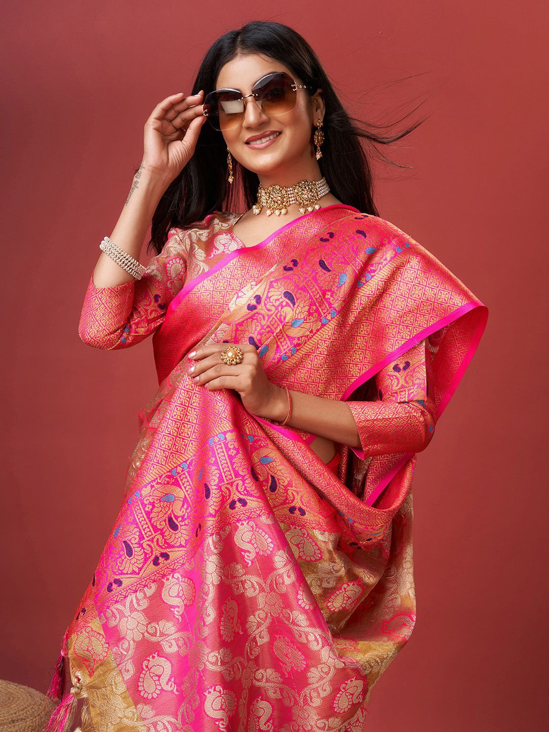 

NIWAA Woven Design Zari Tissue Banarasi Saree, Pink