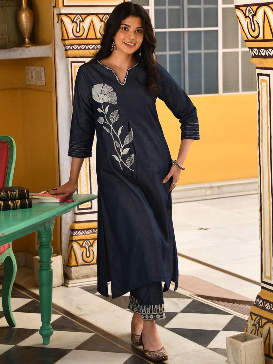 

SAVI Floral Embroidered Regular Thread Work Pure Cotton Kurta With Trousers, Blue