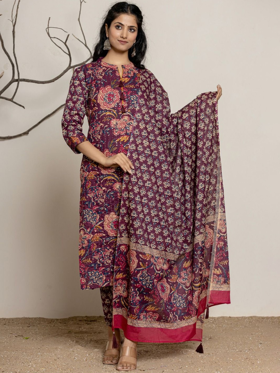 

VEDANA Floral Printed Regular Sequinned Pure Cotton Kurta With Trousers & Dupatta, Maroon