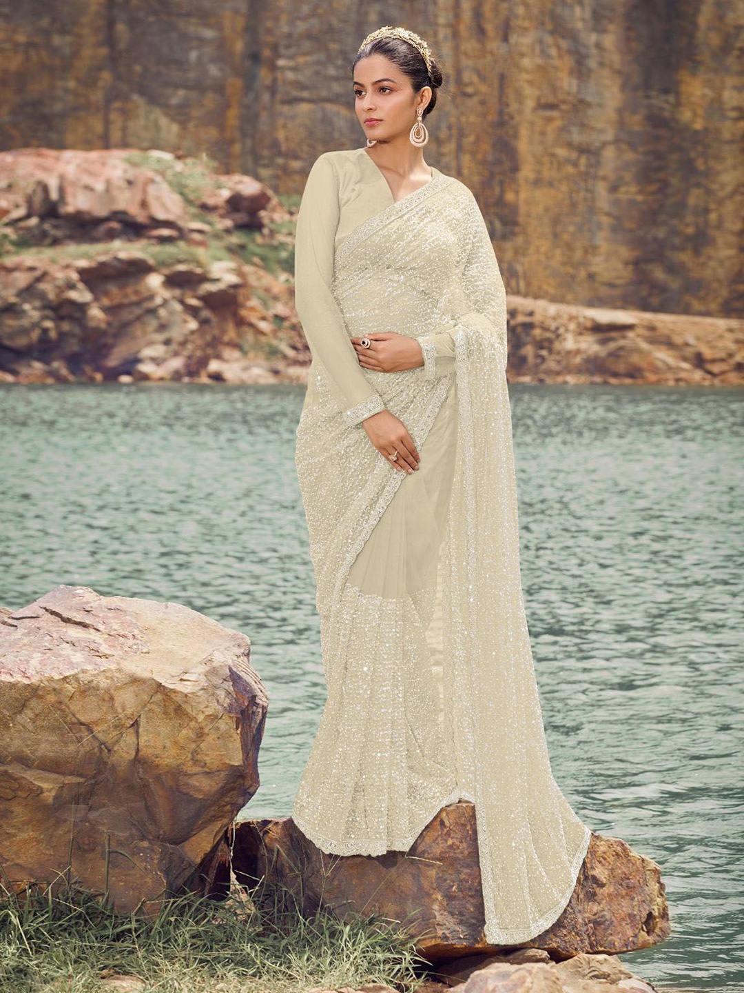 

ODETTE Embellished Sequinned Net Saree, Cream