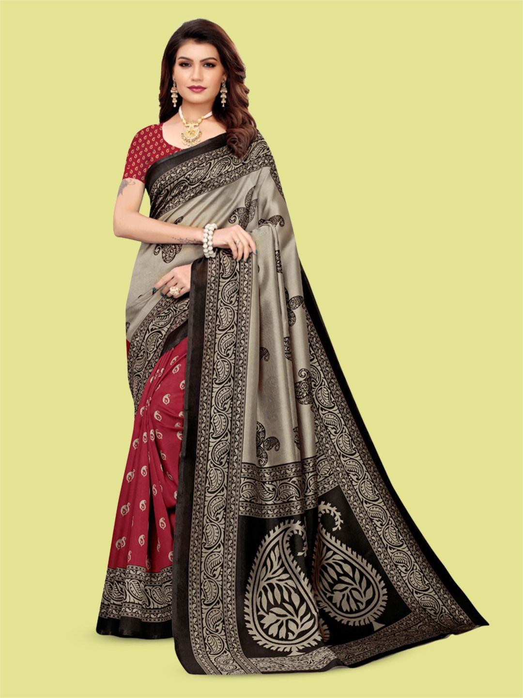 

Satrani Ethnic Motifs Printed Saree, Cream