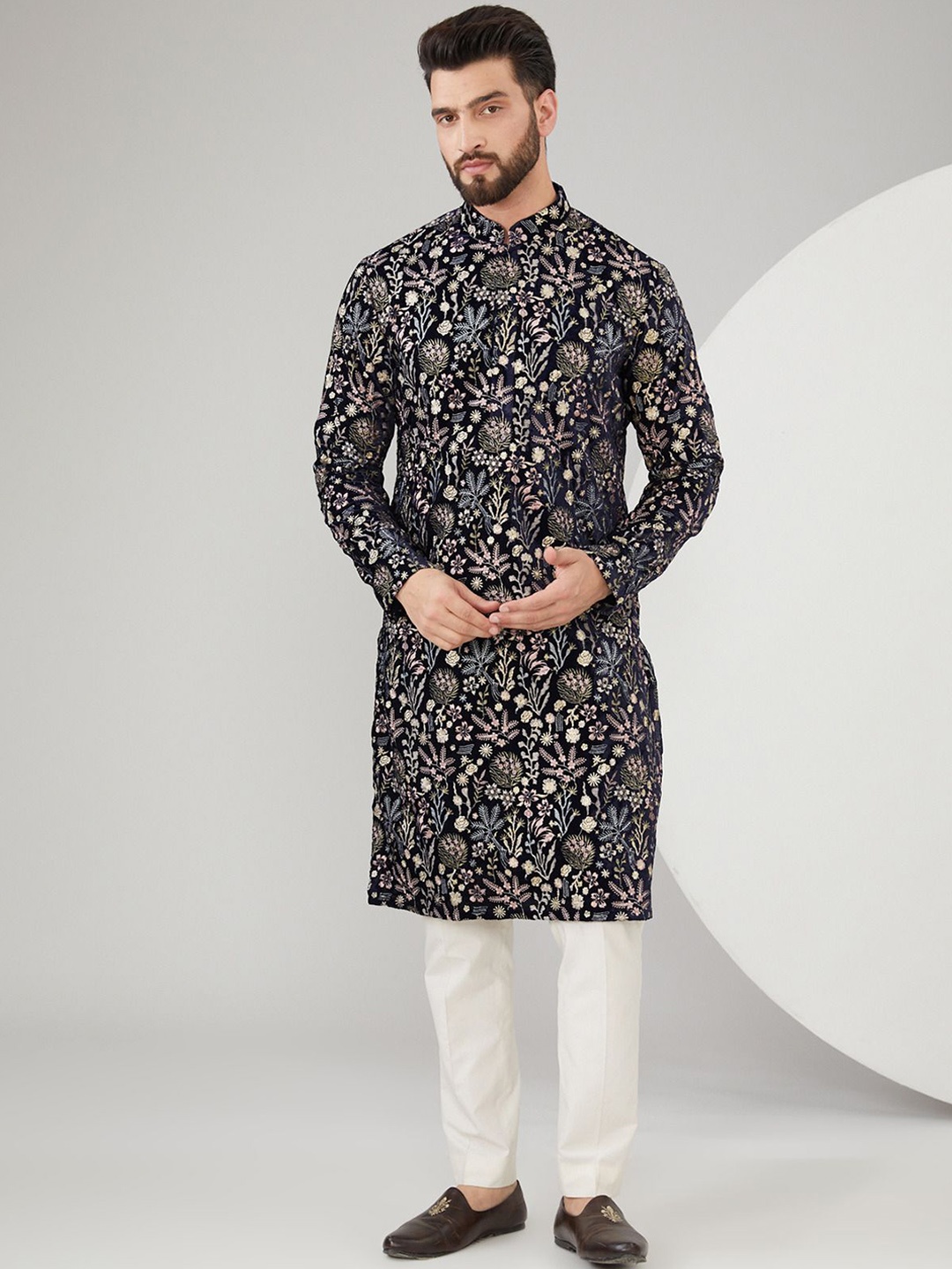 

KASBAH CLOTHING NISHCHAIY SAJDEH Embroidered Thread Work Mandarin Collar Velvet Kurta, Navy blue