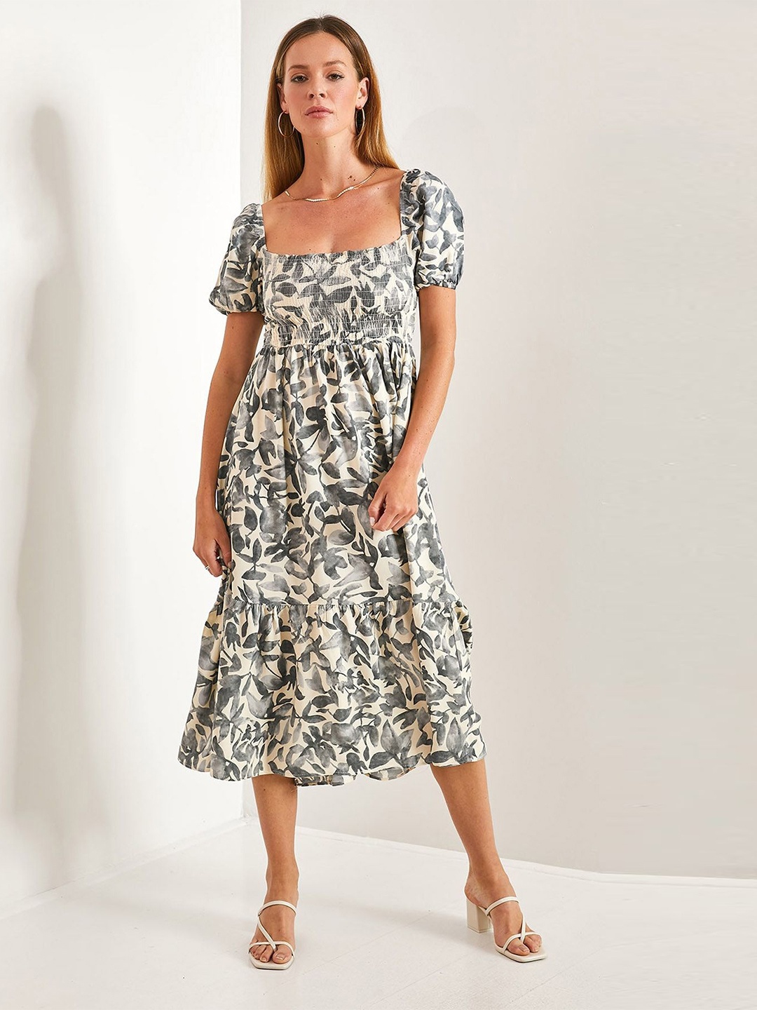 

BIANCO LUCCI Puff Sleeve Empire Floral Midi Dress, Grey