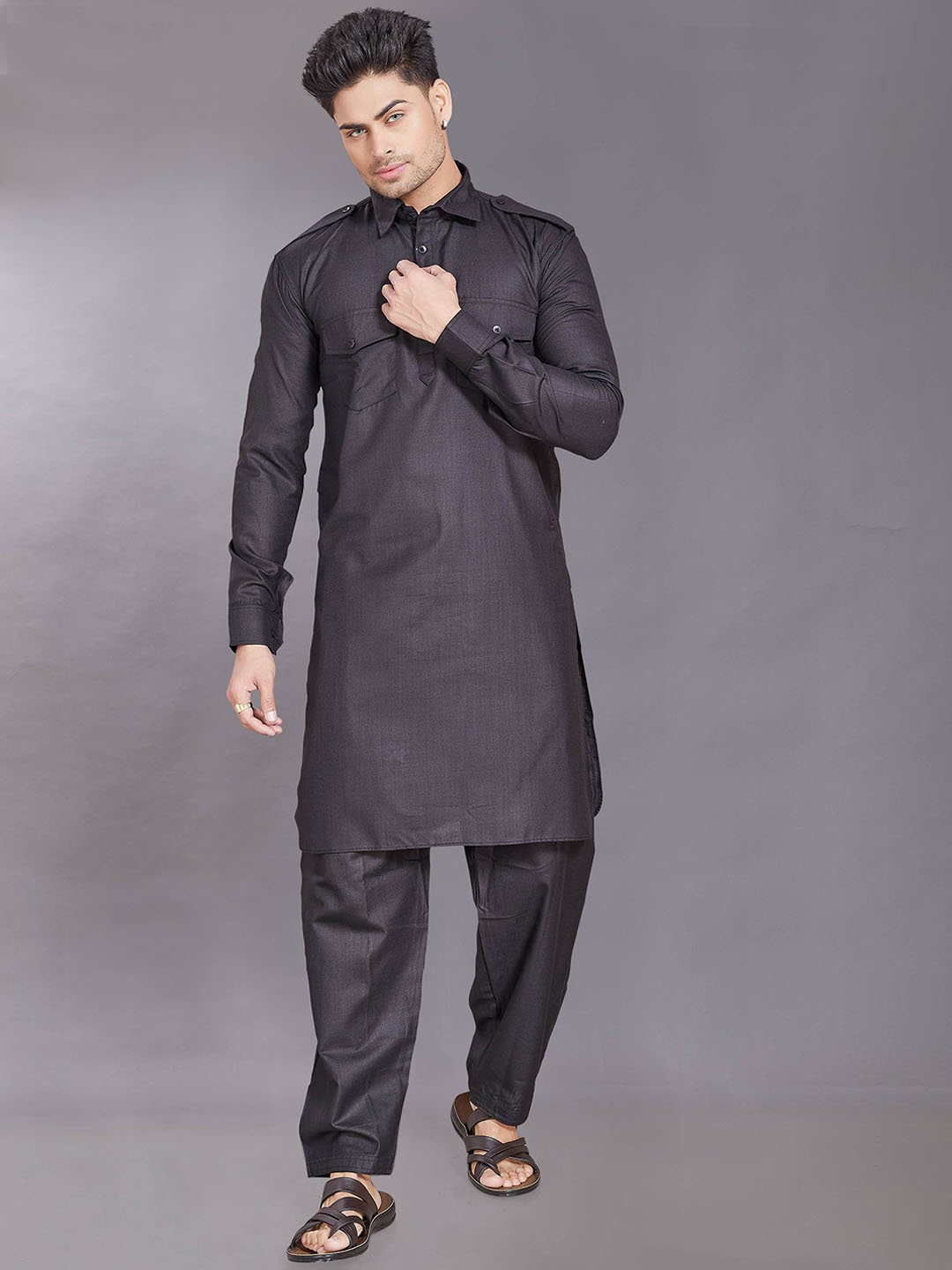 

DIVISIVE Shirt Collar Pathani Kurta With Trousers, Black