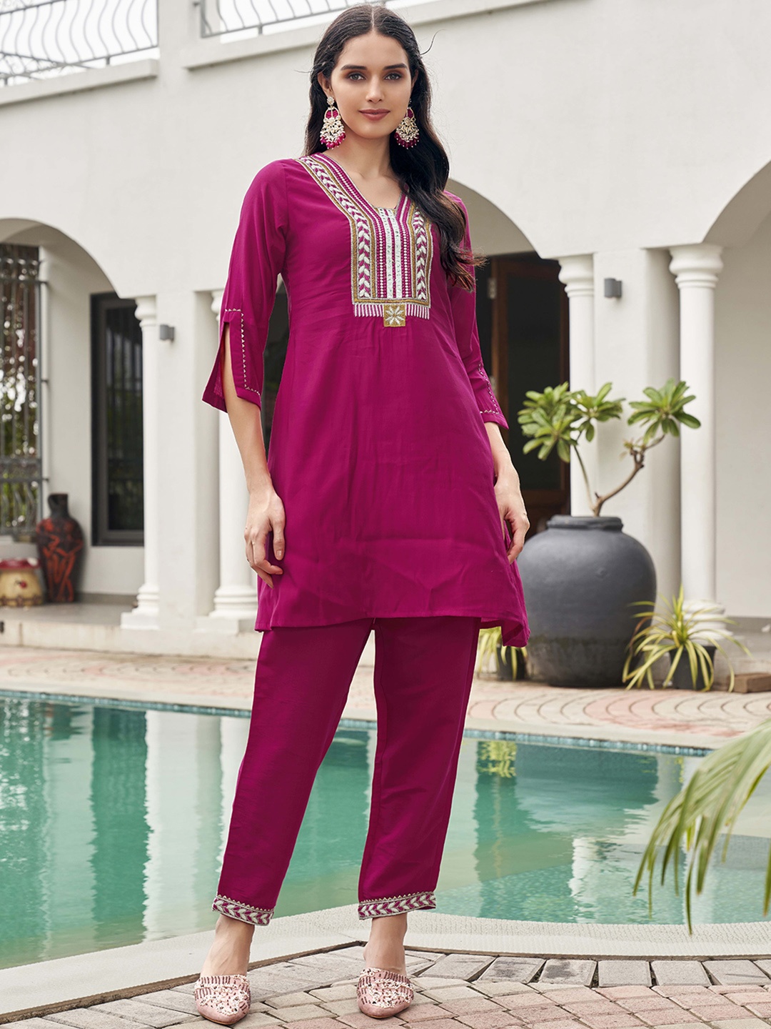 

Tikhi Imli Embroidered V-Neck Tunic With Trousers, Pink