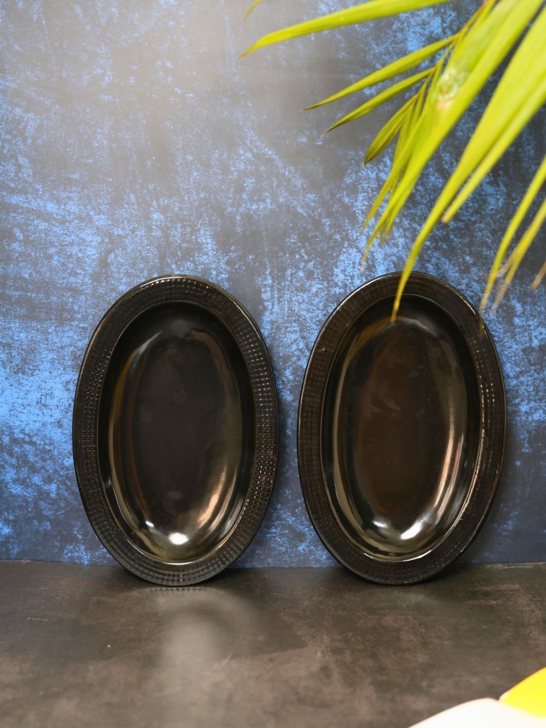 

WEAVING HOMES Black 2 Pieces Ceramic Serving Bowl