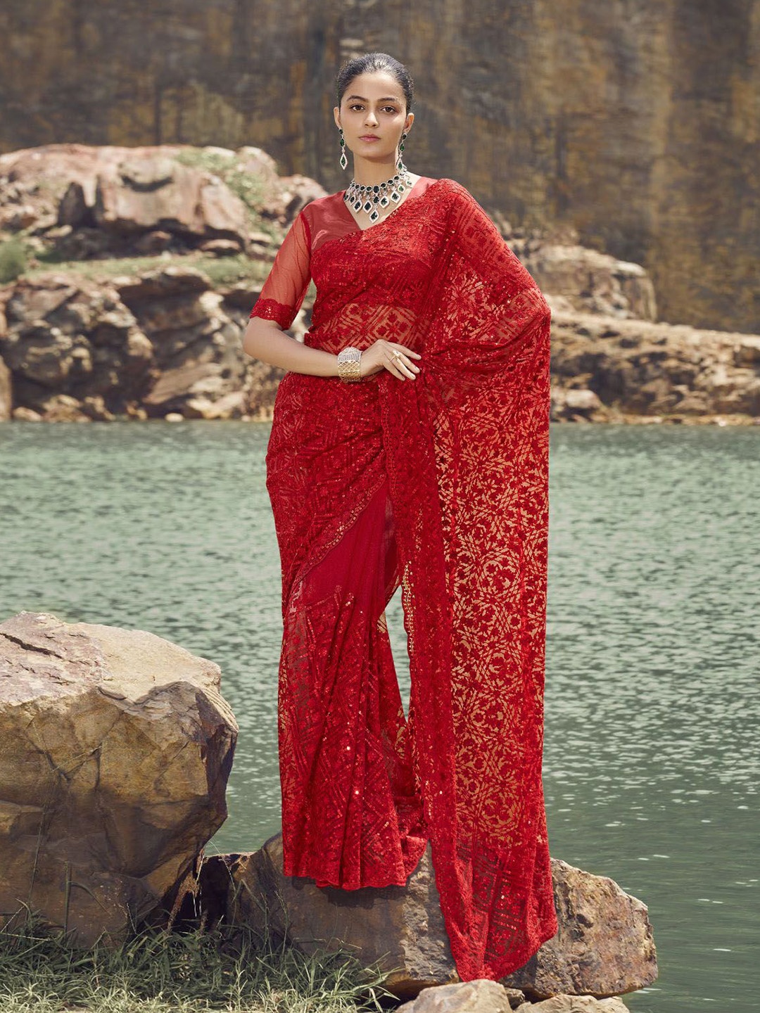 

ODETTE Embroidered Sequinned Net Saree, Red